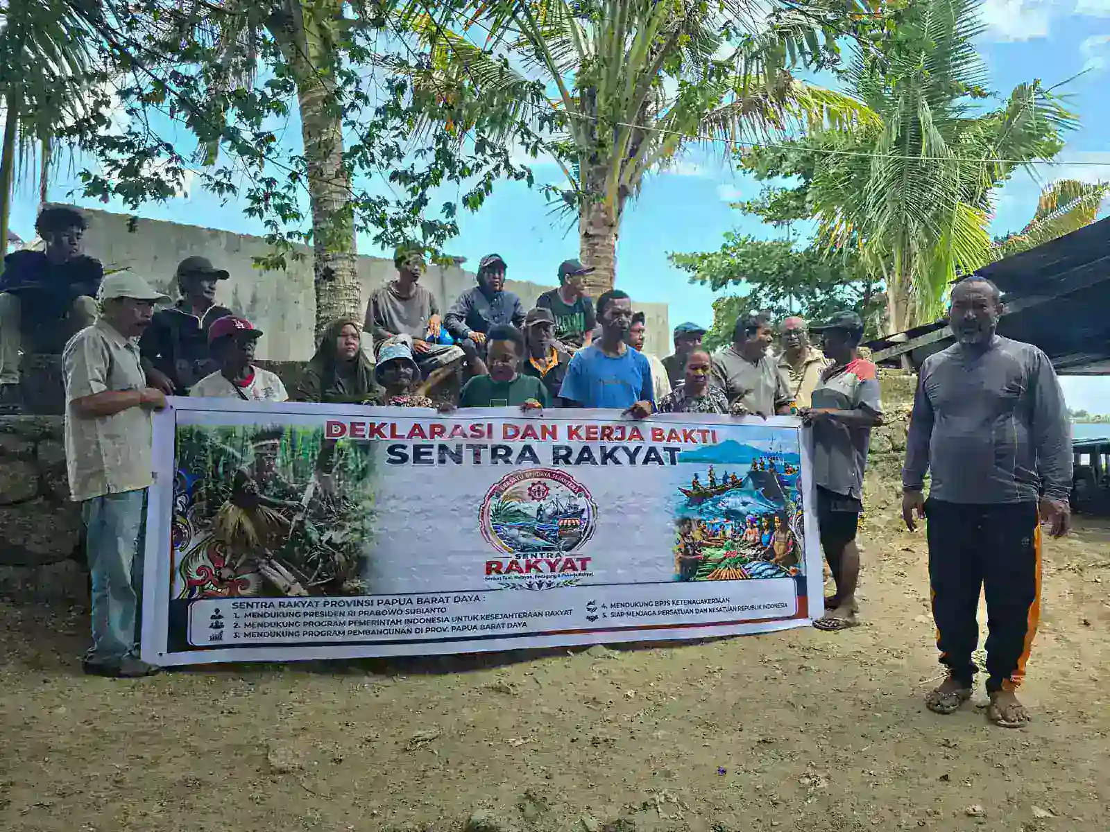 LSM Sentra Rakyat Deklarasi dan Gelar Bakti Sosial Revitalisasi Pasar Boswesen di Kota Sorong